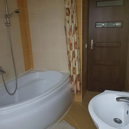 Zacisze 6 Rowy (Pomerania)