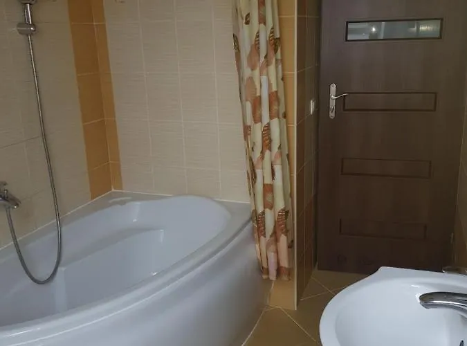 Zacisze 6 Rowy (Pomerania)